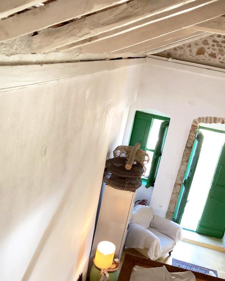 Hypate, Traditional Island Cottage Chalki Town ภายนอก รูปภาพ