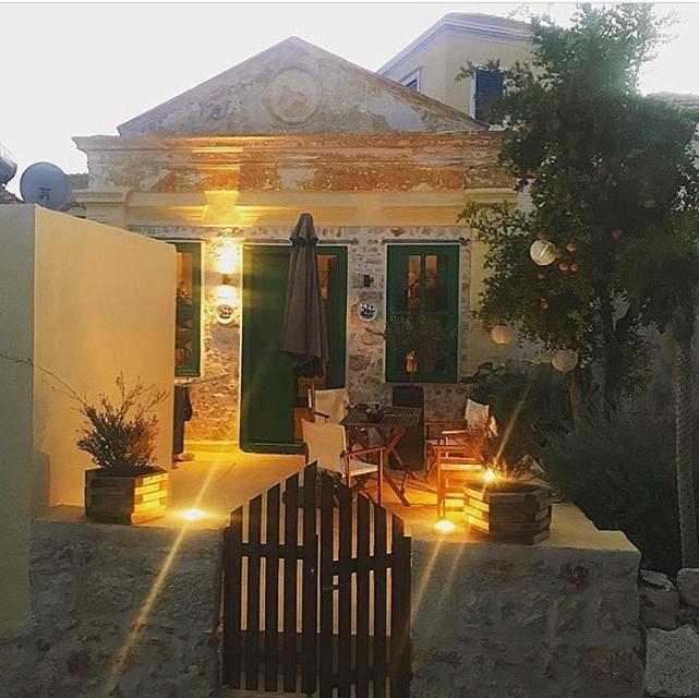 Hypate, Traditional Island Cottage Chalki Town ภายนอก รูปภาพ