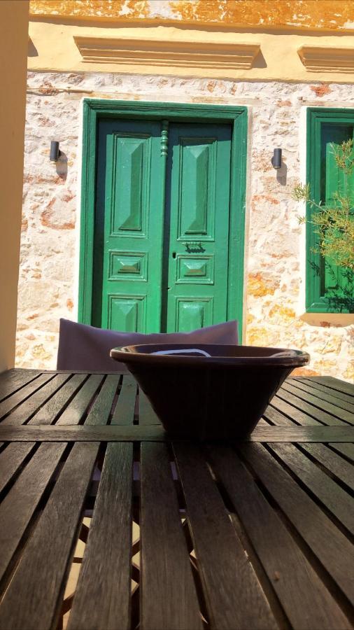 Hypate, Traditional Island Cottage Chalki Town ภายนอก รูปภาพ